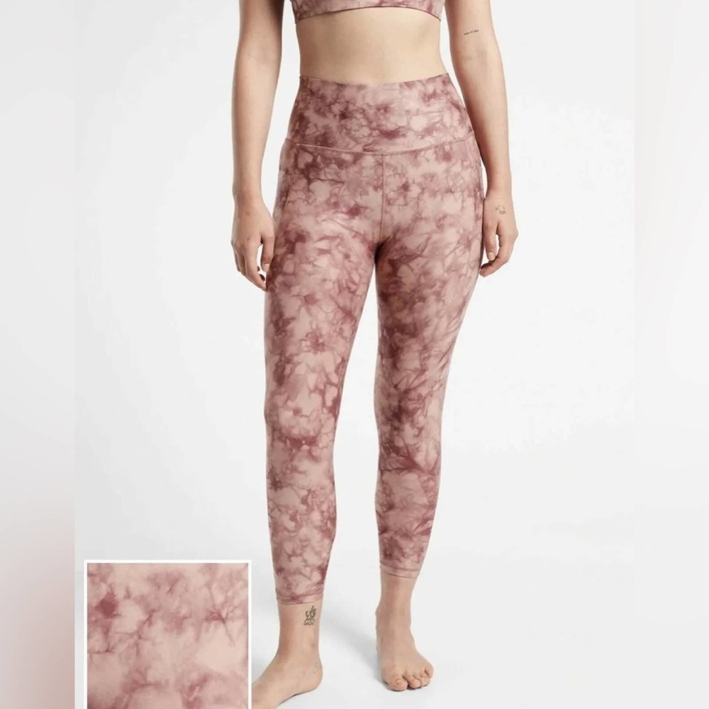 NWT Athleta Saturation Stash 2 Printed 7/8 tight